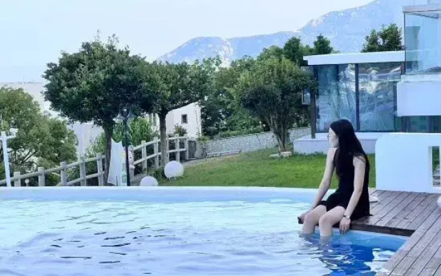 Manla Seaview Garden Villa