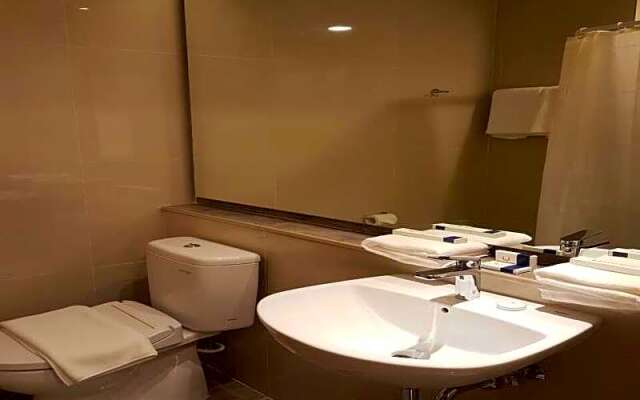 Wing Hotel Kualanamu Airport