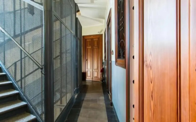 Pozzo Strada Bright Apartment - with Balconies