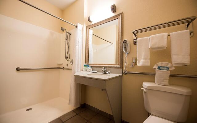 Best Western Plus Bourbonnais Hotel & Suites