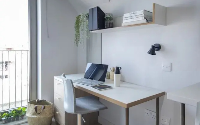 Modern Studios with Kitchen & Ensuite
