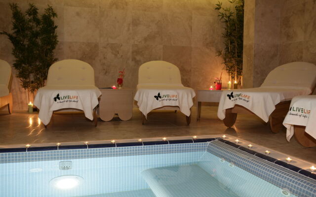 RYS Hotel & Restaurant