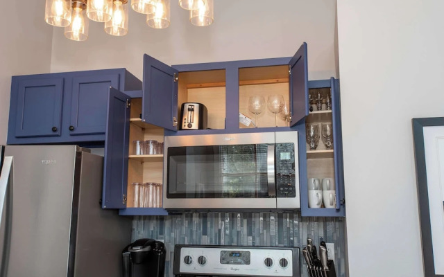 Heart of Mainstrasse Apt 1