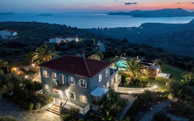 Methoni Paradise Villa for 10 & Pool