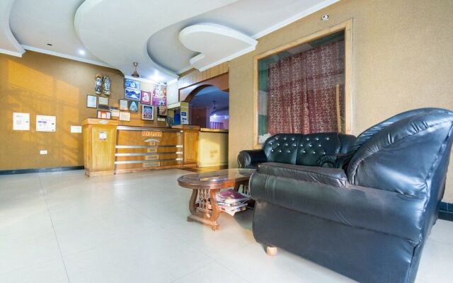 Oyo 44199 Hotel Crossroads