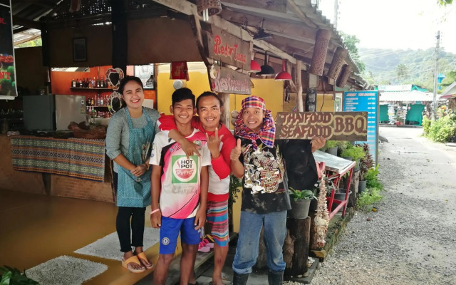 PP Red Tuna Hut