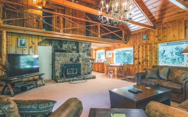 Crystal Creek Chalet