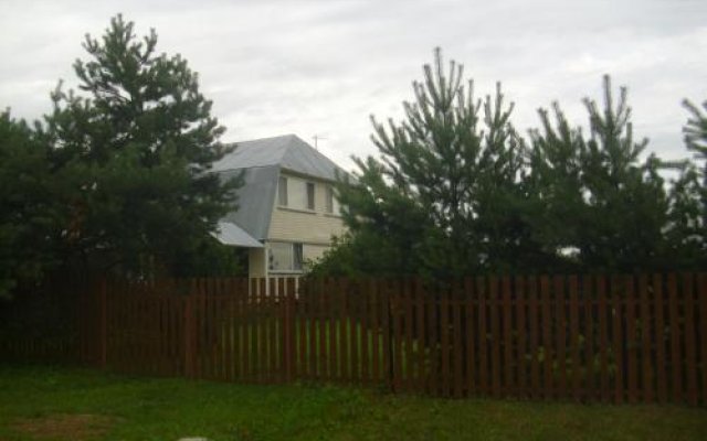 Дом Кольцово в парке Никола-Ленивец