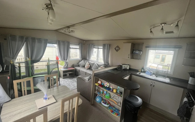 Immaculate Sen Friendly 3-bed Caravan in Porthcawl