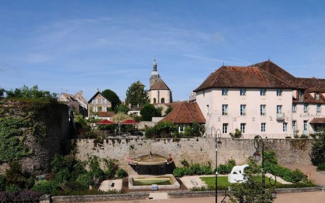 Hostellerie de la Tour d'Auxois