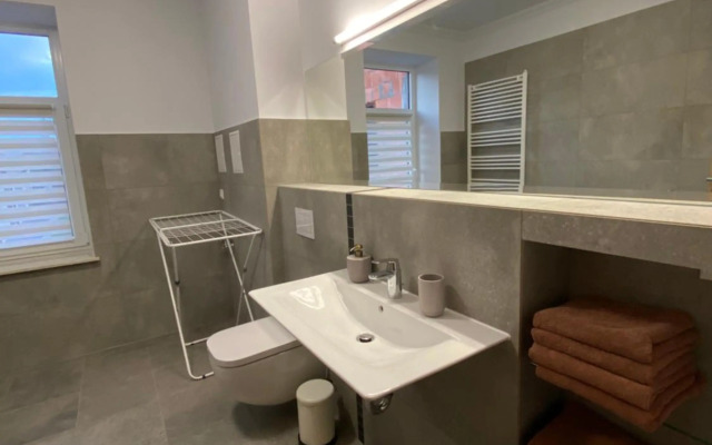 Schöne 2 Raumwohnung. Neu saniert, modern.