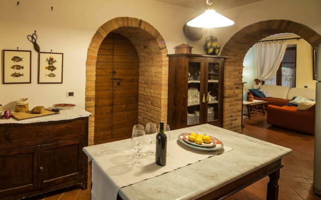 Panoramic Villa in Tuscany Rolling Hill, Well Connected, Everyday new Journey to