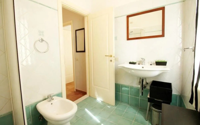 Groovy and Super-connected Apartment