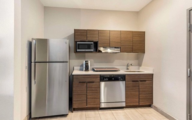 Best Western Plus Bourbonnais Hotel & Suites