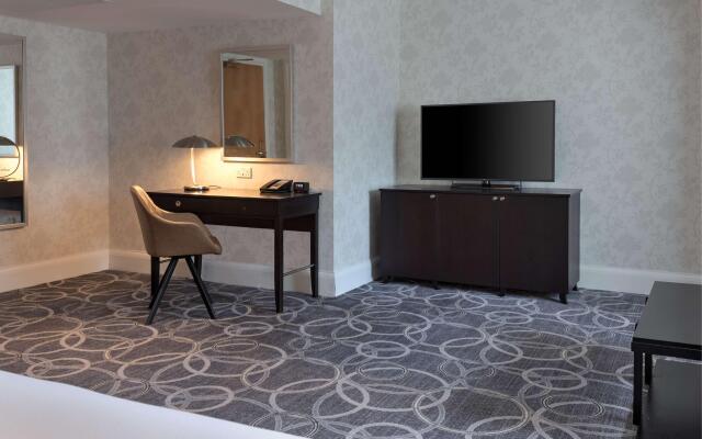 Hilton St Anne's Manor, Bracknell