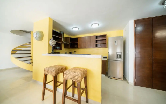 2 BR PH with Jacuzzi near to the Beach