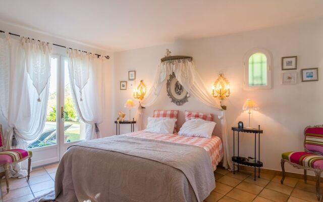 Luxurious Villa With Internet and Private Swimming Pool, Near Grasse