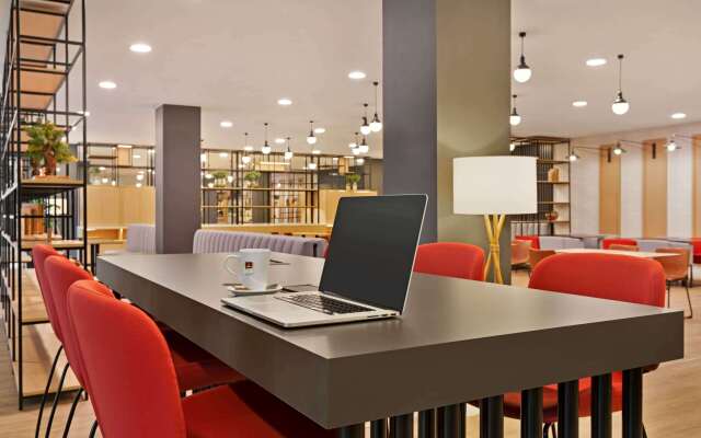 Ramada by Wyndham Valencia Almussafes