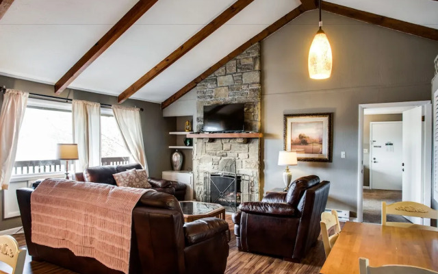 Cliff Dwellers Inn