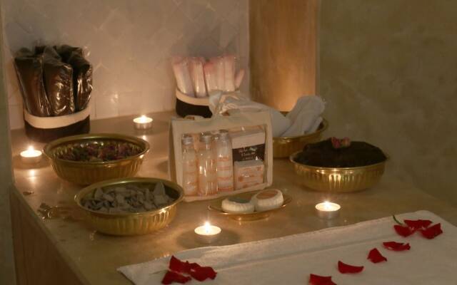 Riad Wazani Square & SPA