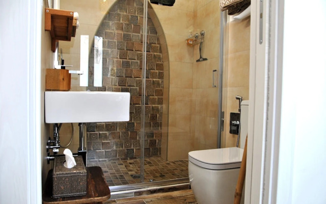 Room in B&B - Mariasofia Master Suite With Private Bathroom