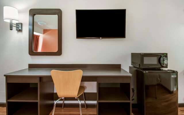 Motel 6 Grove City, OH