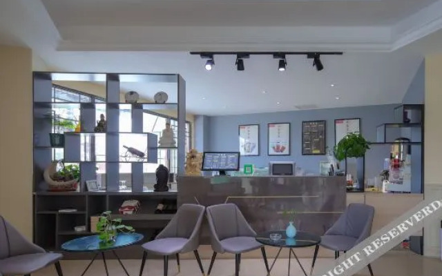 Vienna 3 Best Hotel(Lingbiqishi Park Shop)