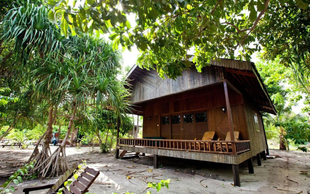 Pom Pom Island Resort