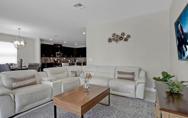 4784 Kings Castle Circle