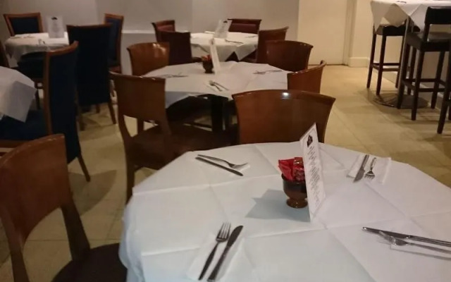 Livingston Lodge Hotel