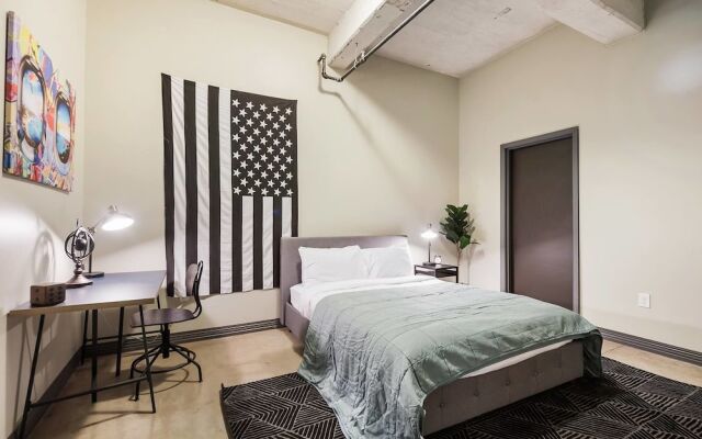 Downtown Dallas Gorgeous 3 BD, Pool & Gym