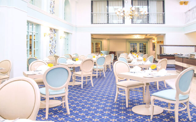 AX The Victoria Hotel