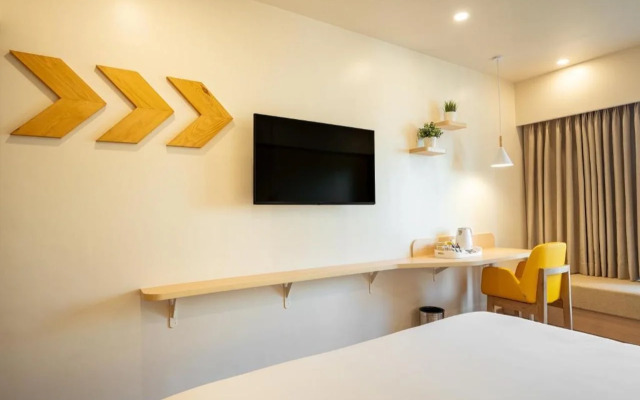 Bloom Hub WEH Andheri