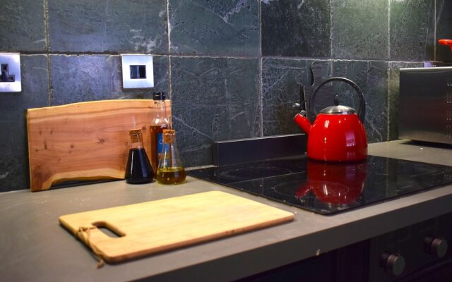 Central London Spacious 1 Bedroom Flat