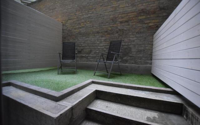 Binder Home Stylish Studios Budapest Parliament