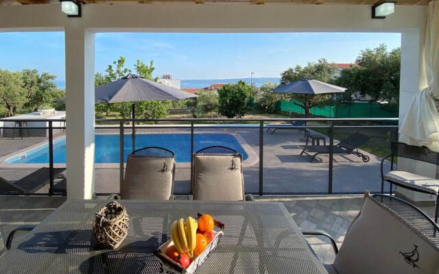 Awesome Home in Kastel Stari With Wifi and 3 Bedrooms