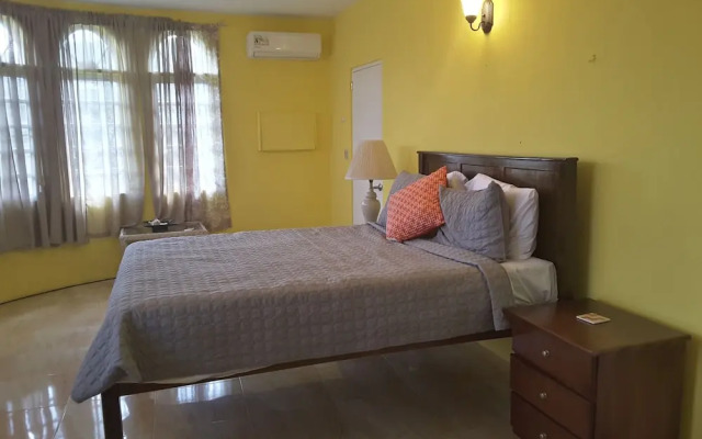 Jolly Apartments