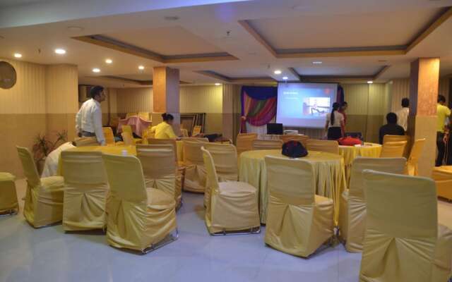 Capital O 66106 Hotel Samrat Kaushambhi