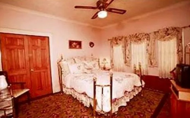 Parlor Car Bed & Breakfast