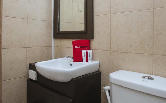 RedDoorz Plus @ Balagtas Makati