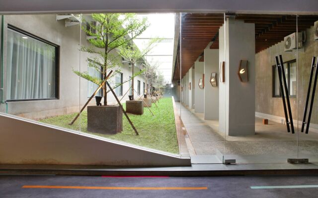 Cabin Hotel