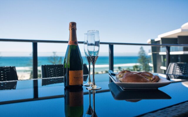 Ambience on Burleigh Beach
