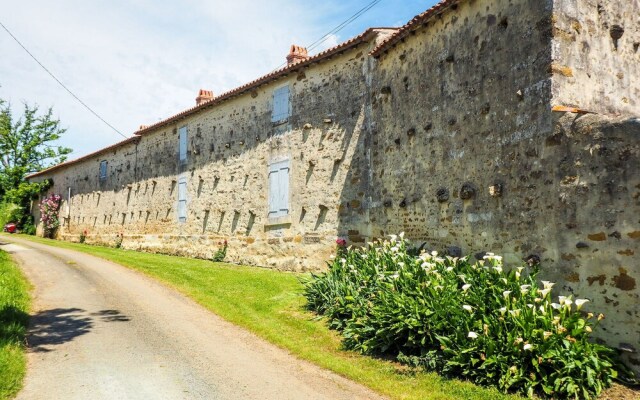 Attractive Holiday Home with Private Swimming Pool And Pool House in the Vendee