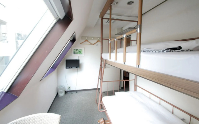 Sakura Hotel Jimbocho - Hostel