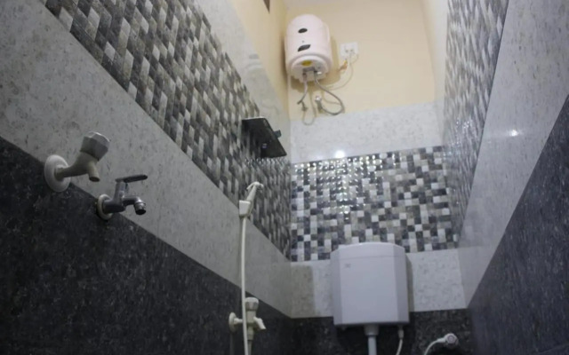 Selvalakshmi Restaurant and Lodge