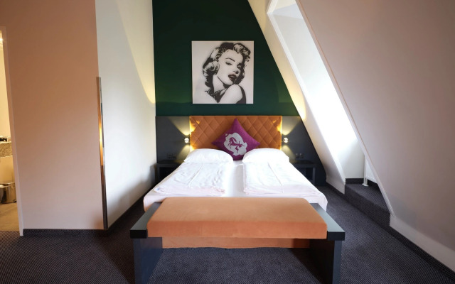 Villa Carlton - Adults Only