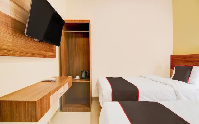 Capital O Pusat Kota Pekanbaru Near Mall Living World Formerly Radja Homestay