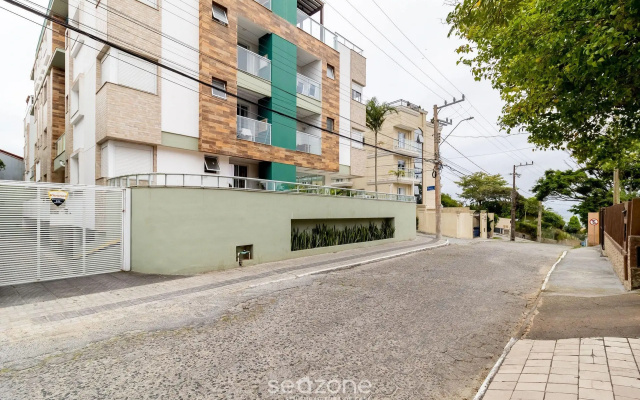 Apto c/sacada e churrasq a 150m da praia SDP0206