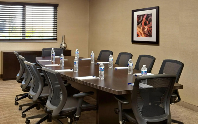 Holiday Inn Express & Suites Naples Downtown - 5th Avenue by IHG