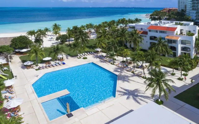 Oceanfront Condo at Voted Best Cancun Sandy Beach